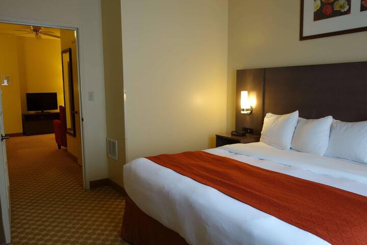 Room 10 of 20