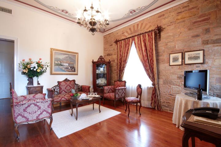 Room 16 of 79