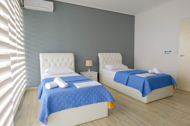 Room 30 of 85