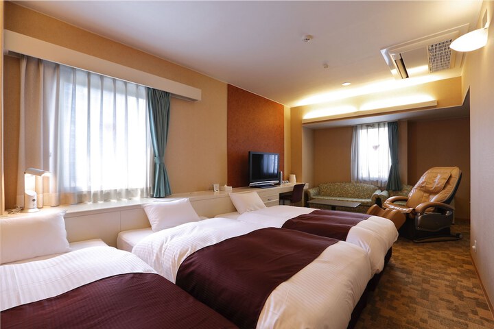 Room 19 of 122