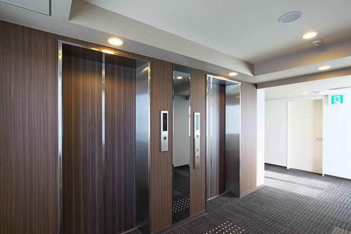 Ballroom/Hall 27 of 35
