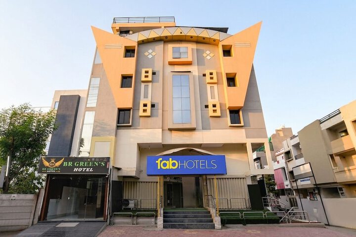 FabHotel BR Green Mahalaxmi Nagar