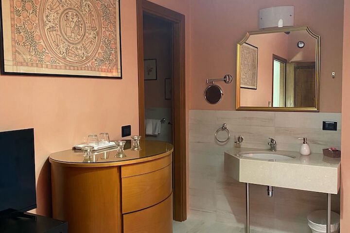 Room 27 of 130