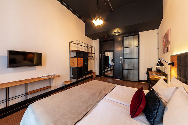 Room 48 of 112
