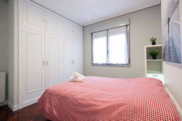 Room 6 of 18
