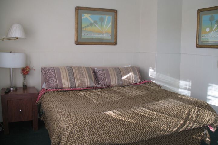Room 4 of 14