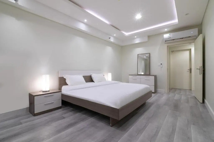 Room 2 of 3