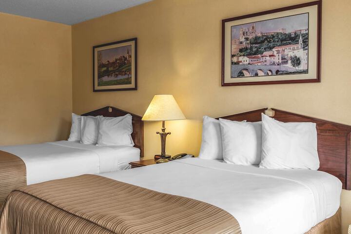 2 Double Beds (4 of 8)