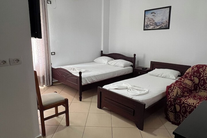 Room 16 of 41