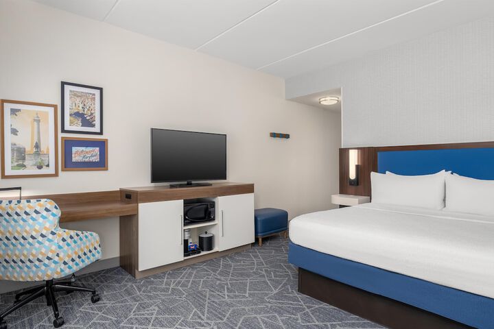 Room 12 of 38