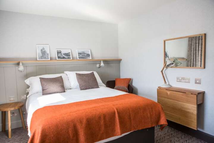 Room 14 of 40