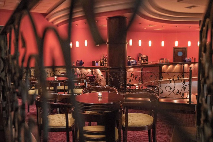 Lounge 62 of 67