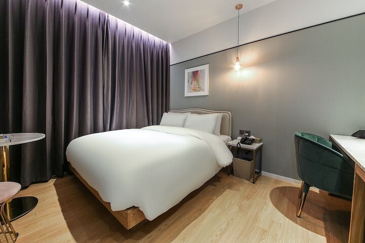 Room 21 of 60