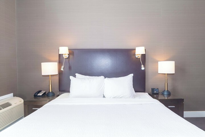 Room 10 of 67