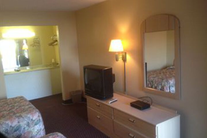 Room 11 of 12