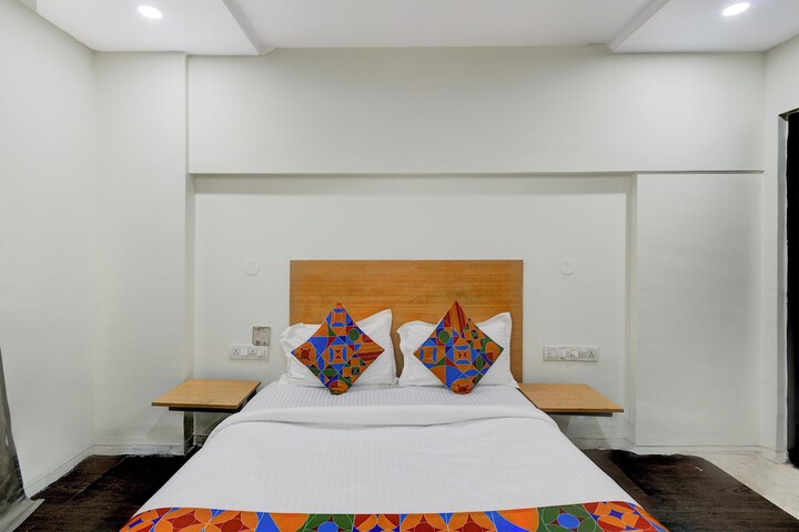 Room 8 of 27