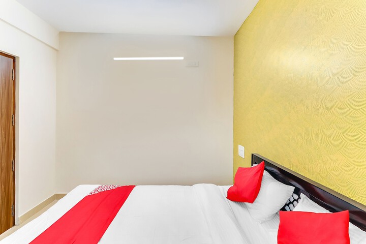 Room 6 of 13