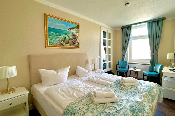 Room 27 of 106