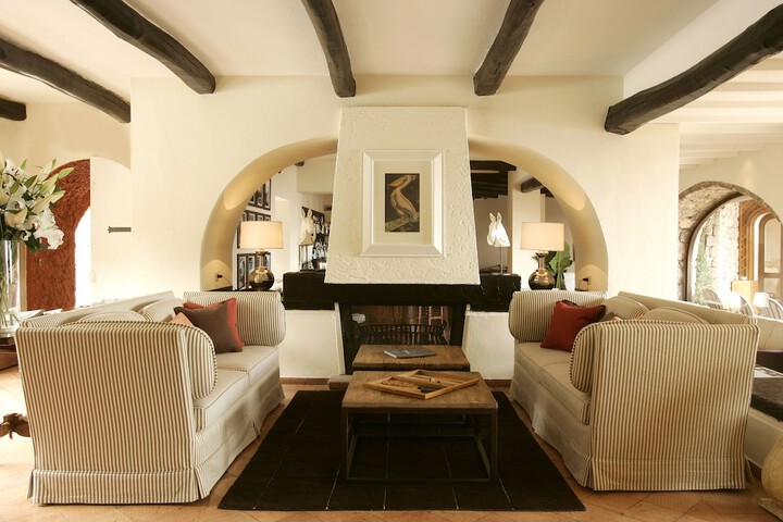 Entrance & Lobby