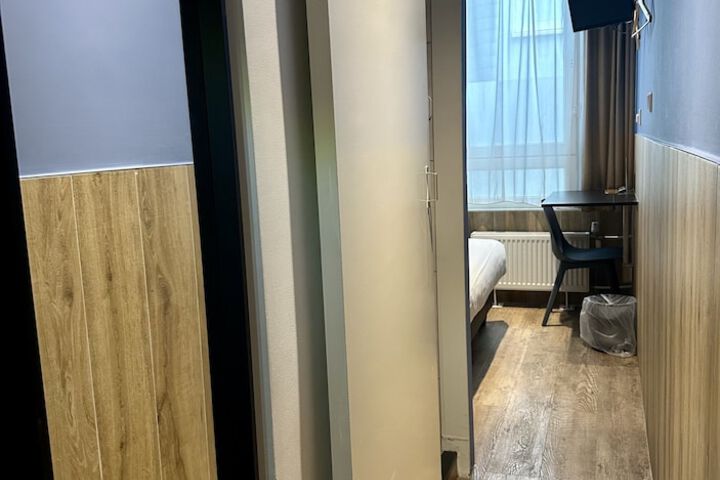 Room 35 of 125