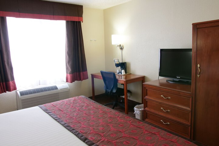 1 King Bed Accessible (5 of 18)