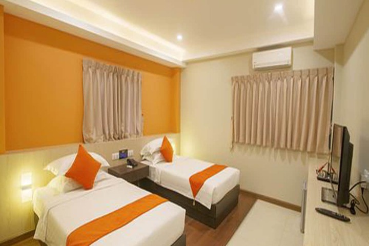 Room 12 of 31