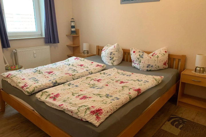 Room 2 of 9