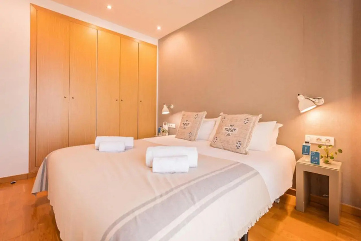 Room 3 of 8