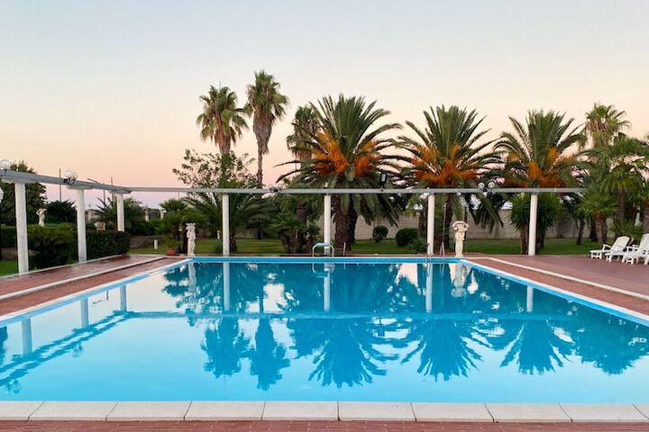 Pool 24 of 52