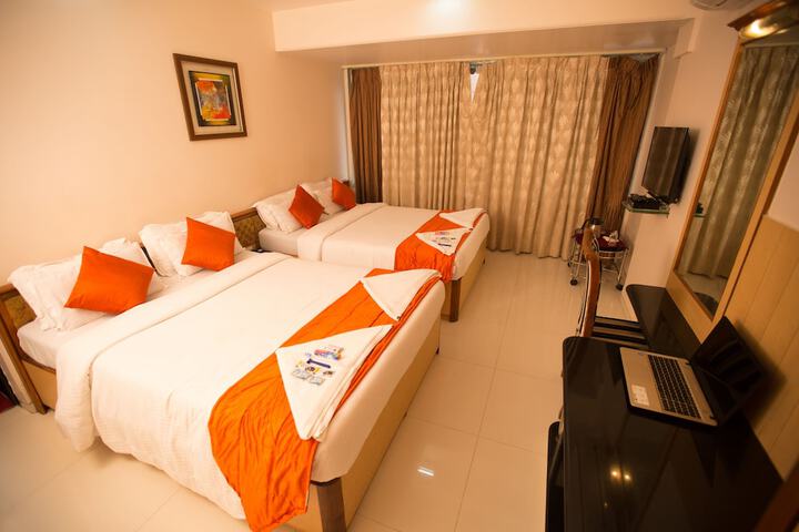 Room 6 of 36