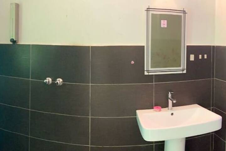 Room 10 of 14