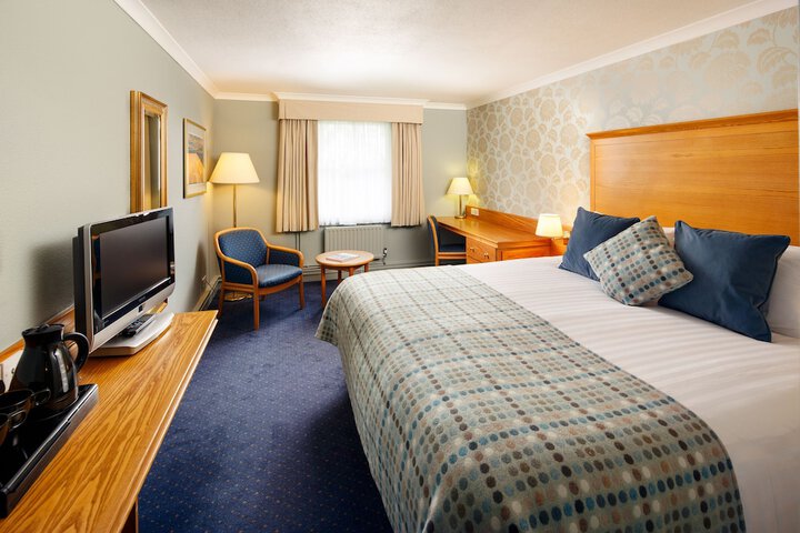 Room 4 of 61