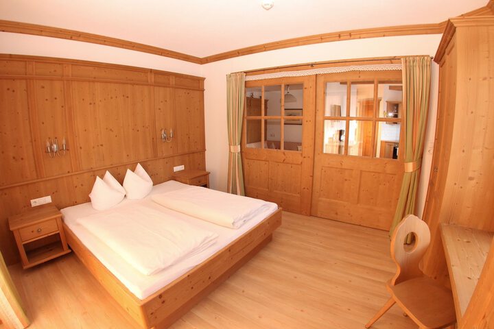 Room 5 of 60