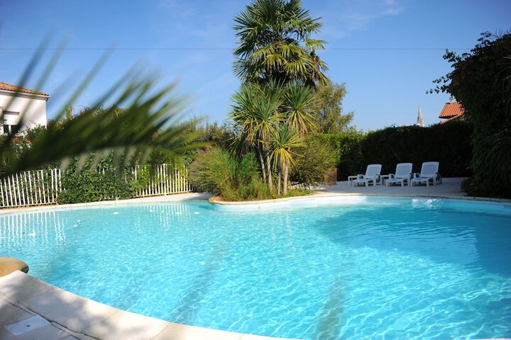 Pools & Facilities