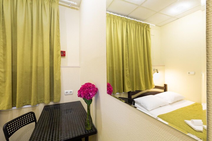 Room 25 of 63