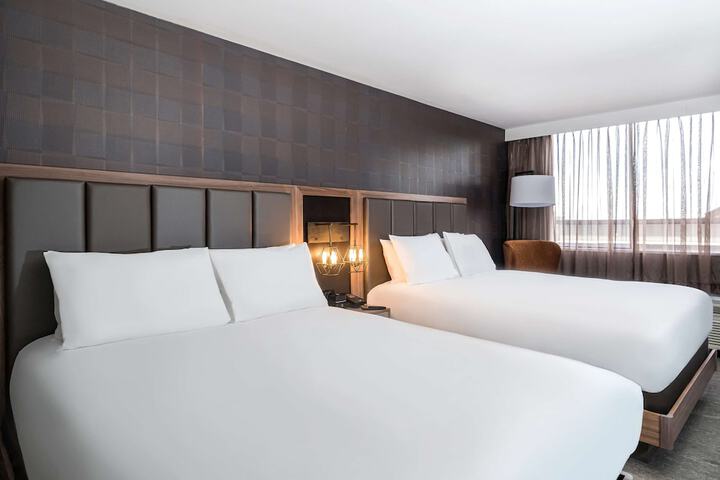 2 Queen Beds with Sofa Bed (1 of 13)