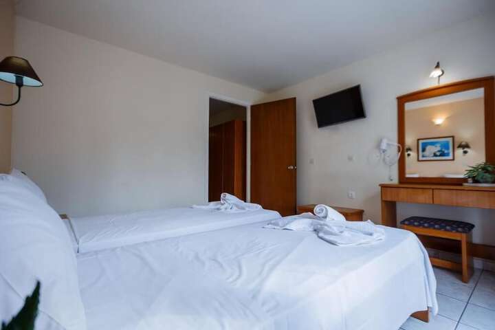 Room 3 of 54