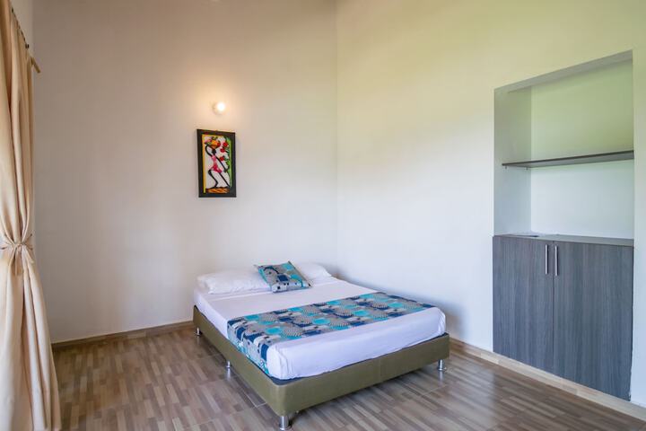 Room 25 of 63