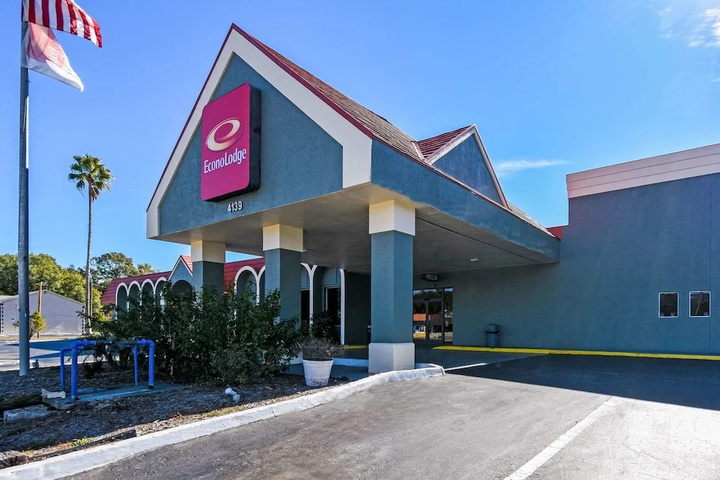 Image of ECONO LODGE AT BUSCH GARDENS