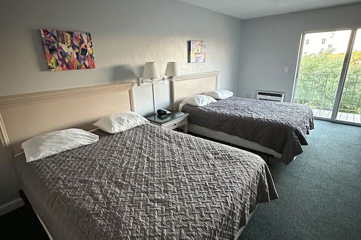 Basic Double Bed (3 of 7)