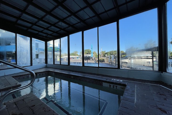 Indoor spa tub