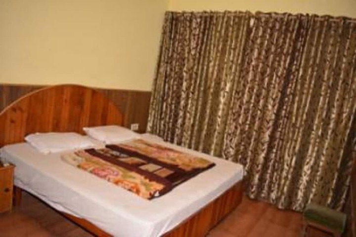 Room 13 of 20