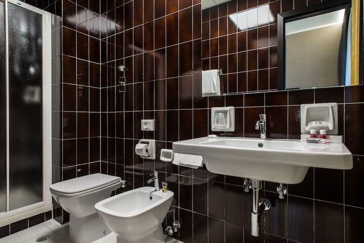 Clean Restrooms