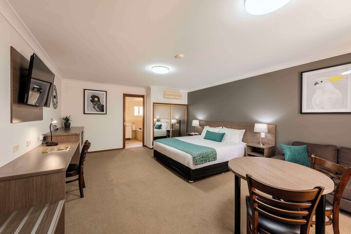 Room 26 of 74