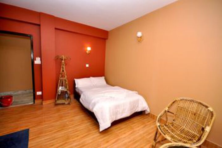 Room 11 of 18