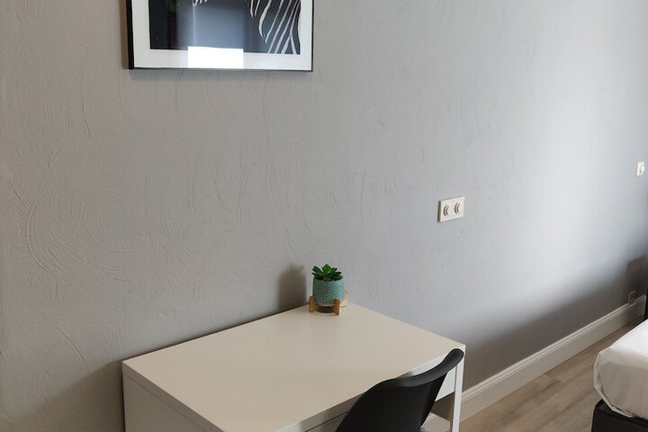 Room 9 of 37
