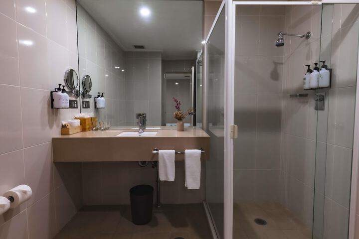 Room 83 of 210