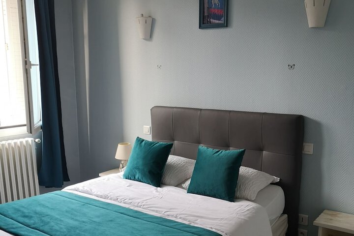 Room 9 of 29