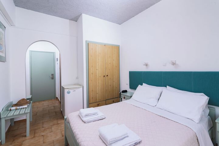 Room 9 of 48