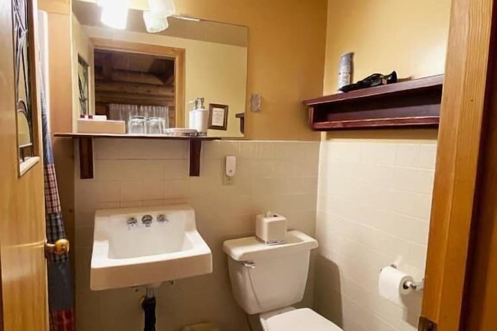 Room 52 of 68
